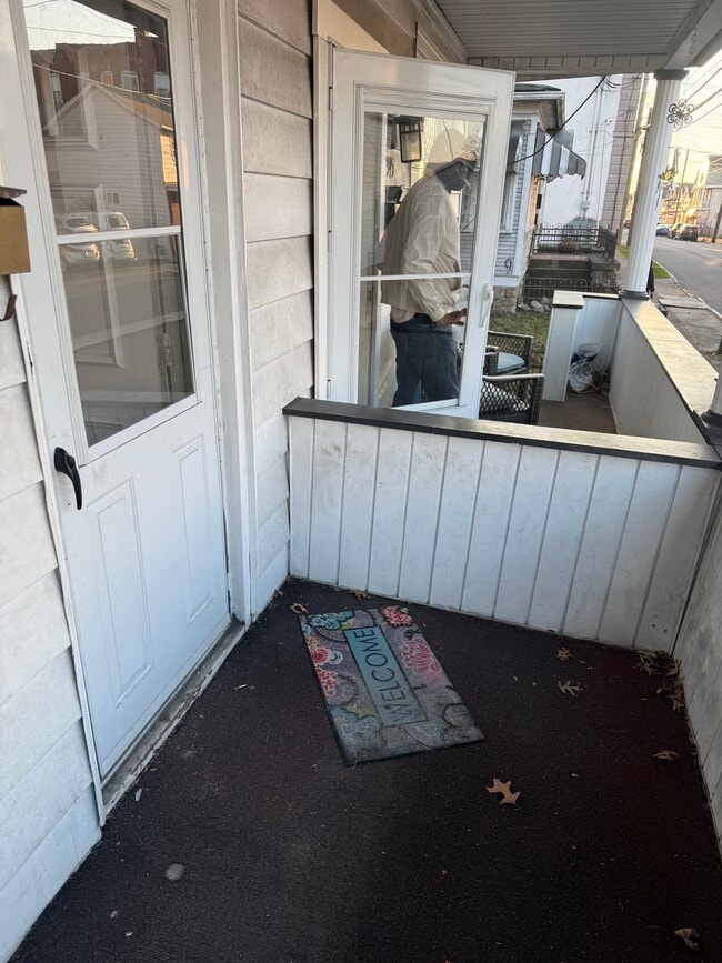 Photo - 395 Scott St