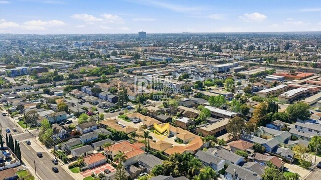 Photo - 186 E 21st St