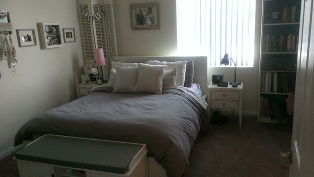 Photo - Pacific Oaks Apartments