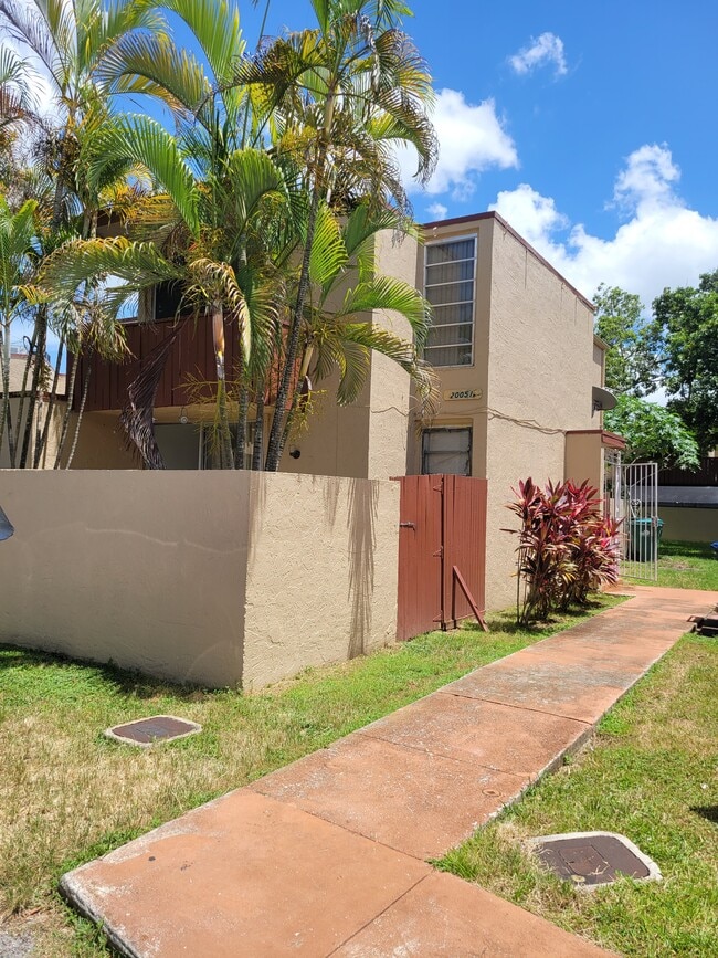 Building Photo - 20051 SW 123rd Dr Rental