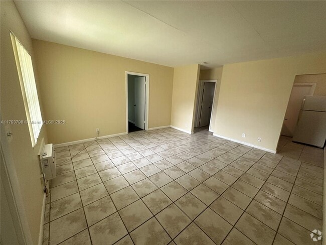 Building Photo - 148 NW 40th Ct Unit 3 Rental