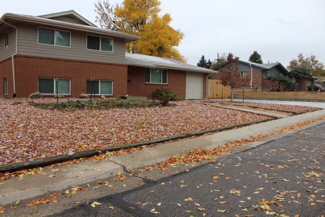 Charming 2 BR/1 3/4 BA Home in Northglenn!! - Charming 2 BR/1 3/4 BA Home in Northglenn!!