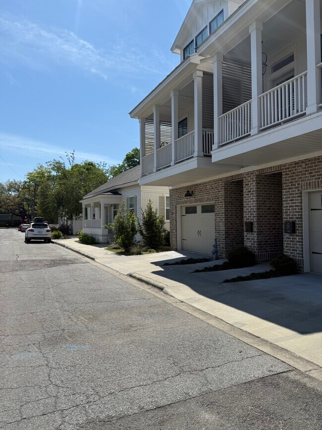 Photo - 17 W 45th St