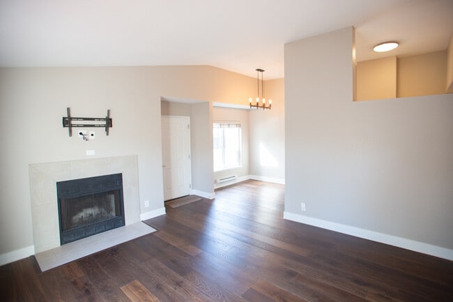 Living Room to Dining Room - 202 Shoreline Ct Unit 202