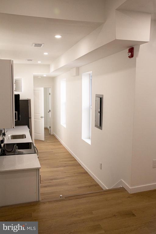 Building Photo - 2440 Clifford St Unit 2