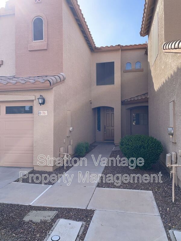 Photo - 2600 E Springfield Pl