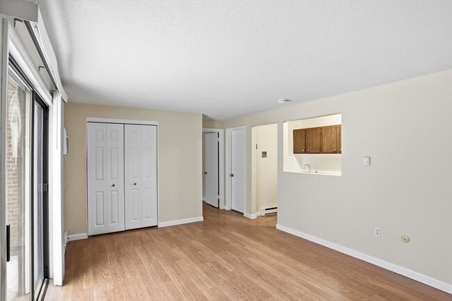 Photo - 386 Great Rd Unit B15