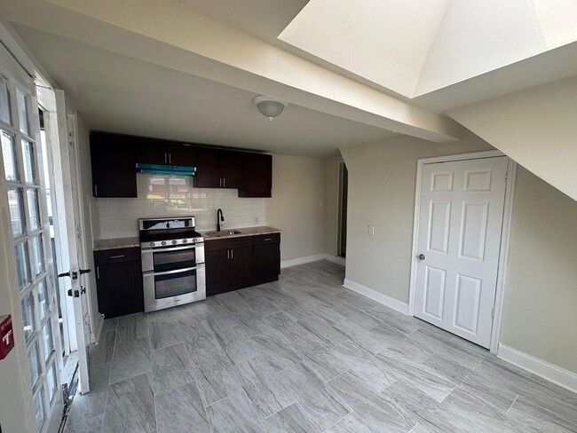 BRAND NEW 2 BED 1 BATH APARTMENT FOR RENT. - BRAND NEW 2 BED 1 BATH APARTMENT FOR RENT. Unit 9415 BUSTLETON AVE  C