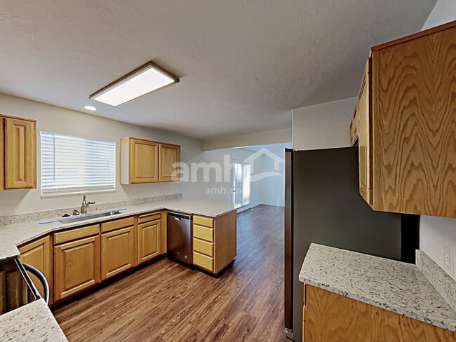 Photo - 1470 S 1525 W