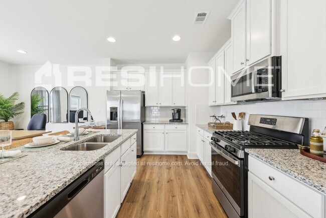 237 Frost Ln