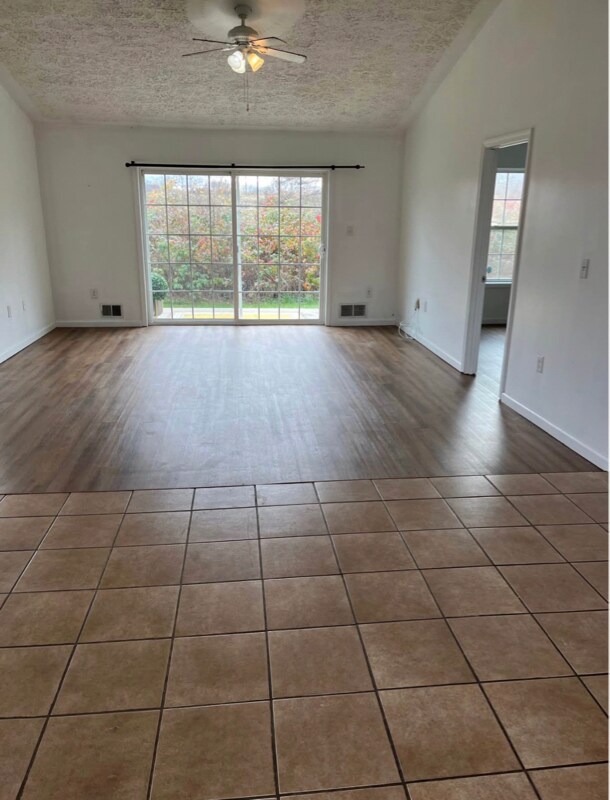 Photo - 107 Ellistown Rd