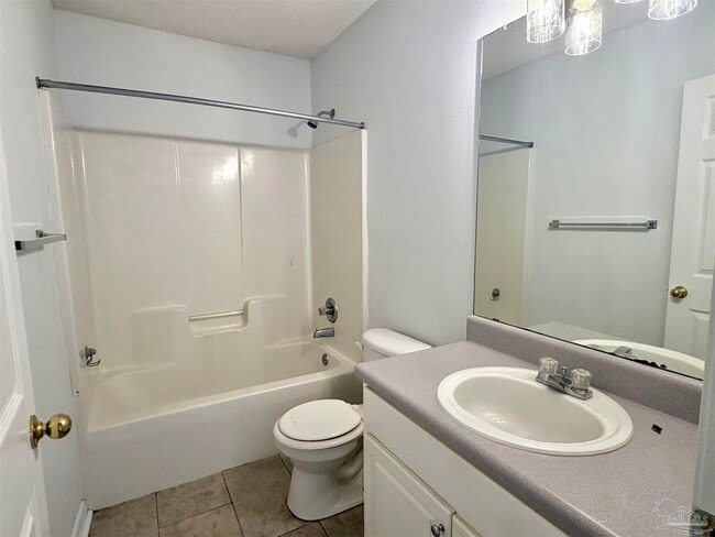 Photo - 6052 Meursalt Rd
