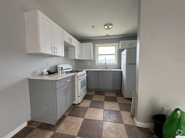 Building Photo - 78 Bergen Ave Unit 2 Rental