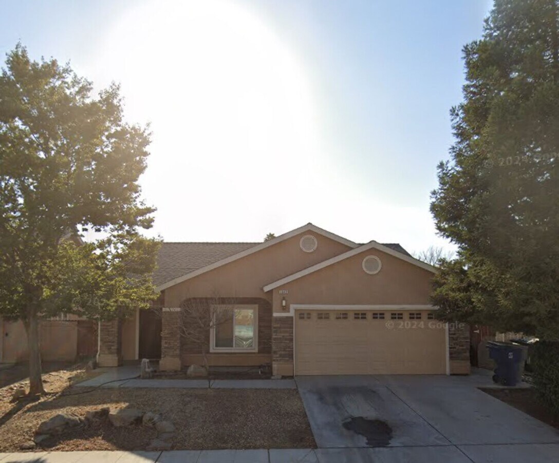 Madera Home 3 bedroom/2 bath in New Parkwood Rental House Rental in