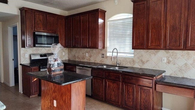 Photo - 15003 Changing Oak Ridge Ct