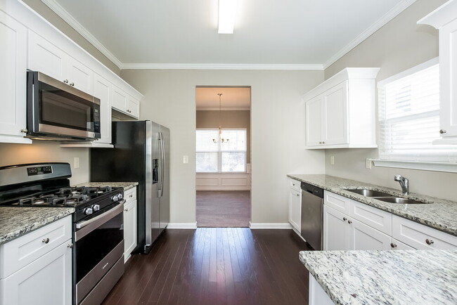 Photo - 302 Crescent Woode Dr