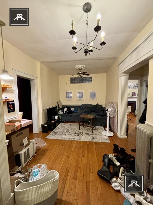 Building Photo - 4 bedroom in Brookline MA 02446 Unit 1 Rental