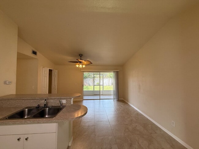 Photo - Charming 2 bedroom, 2 bathroom in Melbourne!