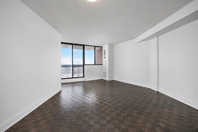 Photo - 2445 The Collegeway