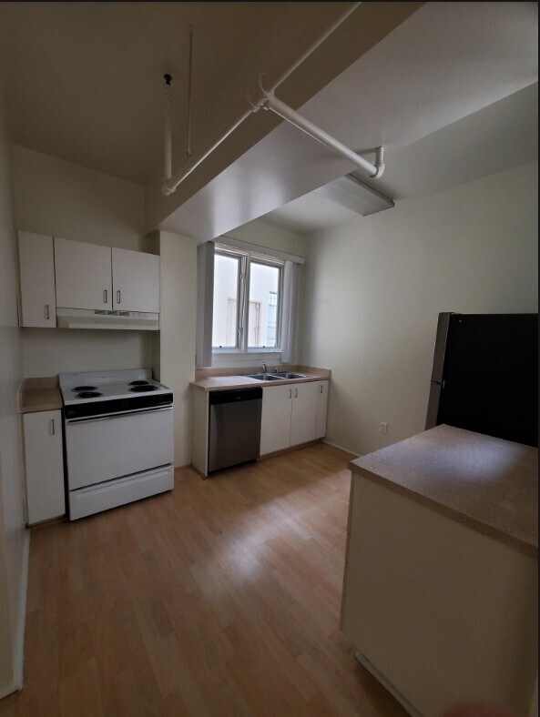 1055 6th Ave