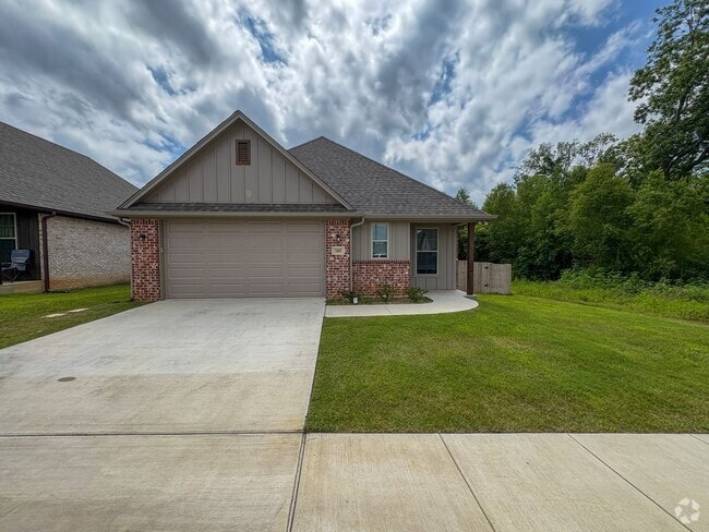 Building Photo - 3 Bedroom 2 Bath Newly Construction in Whi... Rental