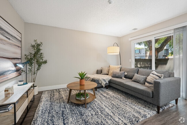 Townhome 2BR, 1.5BA - 1,117SF - Living Room