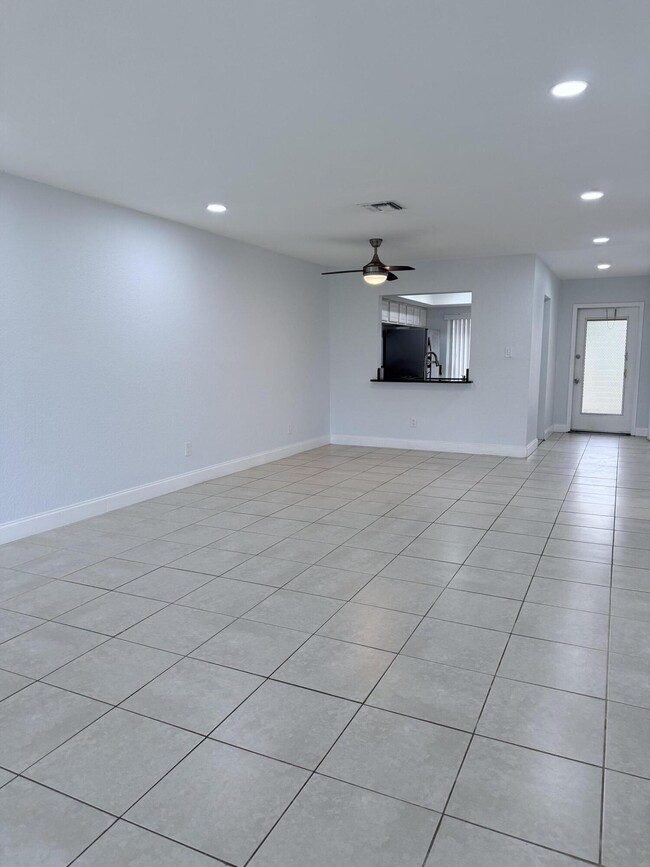 Photo - 9640 Oakburst Ln
