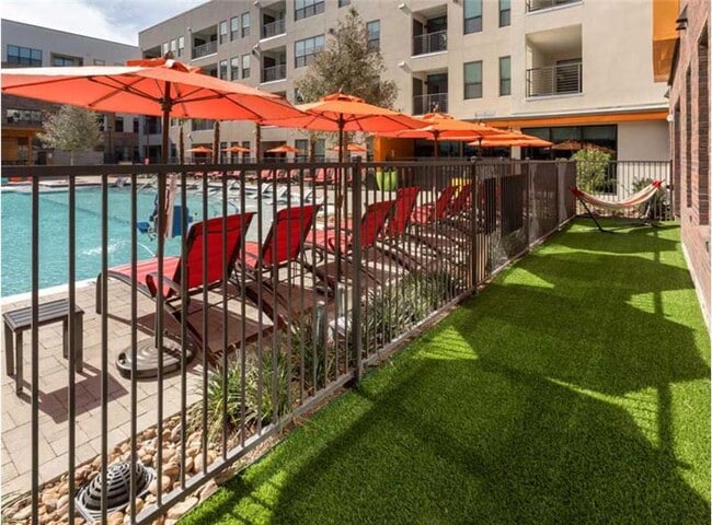 Building Photo - 2402 Aldrich St Unit A3-35