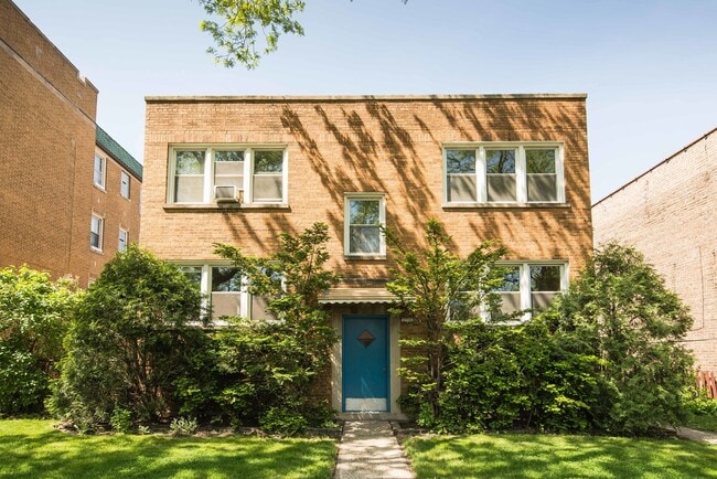 Building Photo - 2718 W Farragut Ave Unit 2W Rental