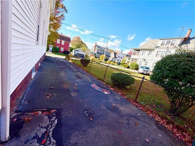 Photo - 135 Sharon St Unit 2