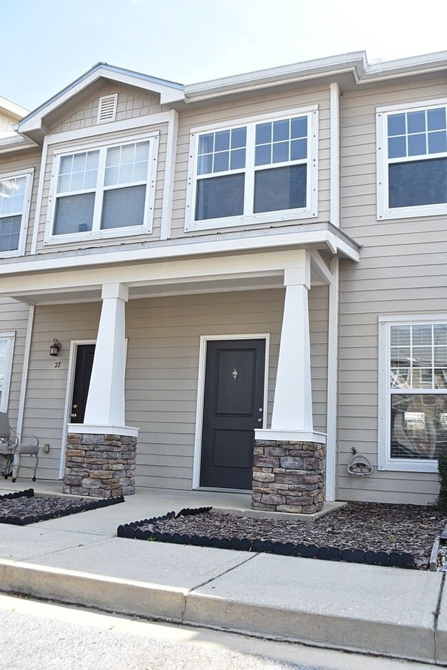 Photo - Like NEW 2 Bedroom 2.5 Bath Townhouse in V...