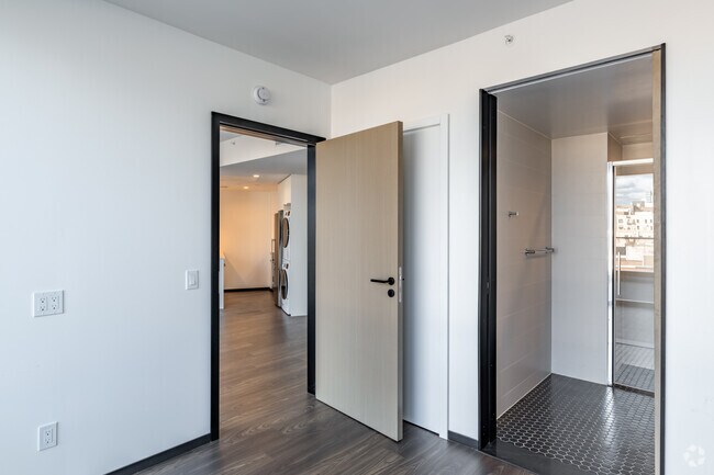 2BR, 2BA - 748SF - Bedroom