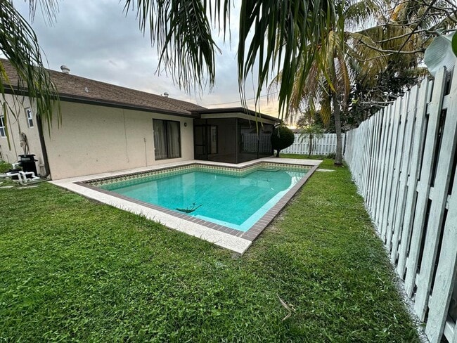 Photo - 3291 SW 4th St