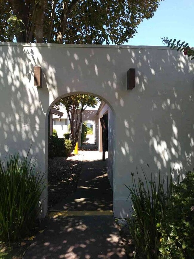 Plaza Del Sol Town Homes