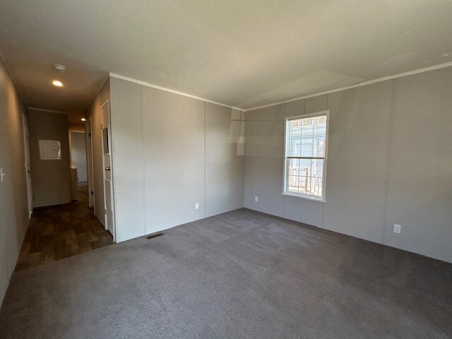 Photo - 39500 Warren Rd