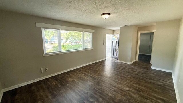 EAST - CHARMING 3 BEDROOM RANCH HOME AVAILABLE NOW!