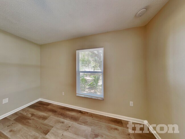 Photo - 1809 Avon St