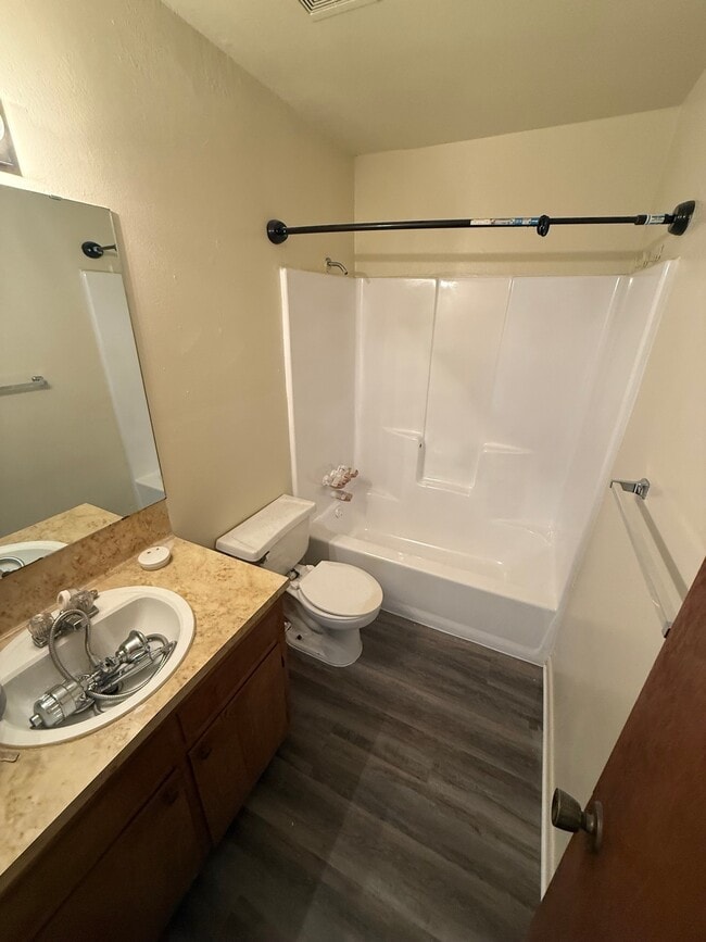 Photo - 208 Veterans Ave