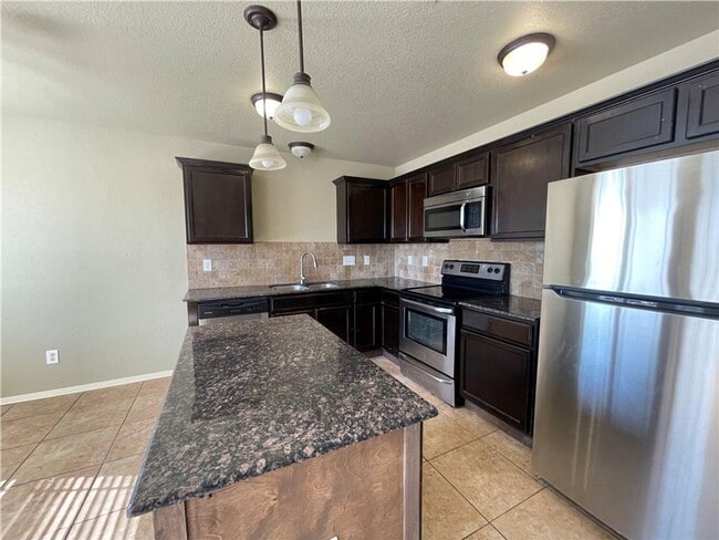 Photo - 1018 Kensington Dr