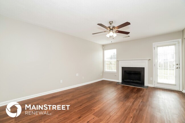 Photo - 4462 Estate St