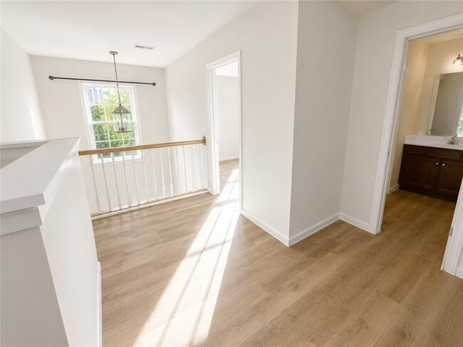 Photo - 414 Bentridge Dr