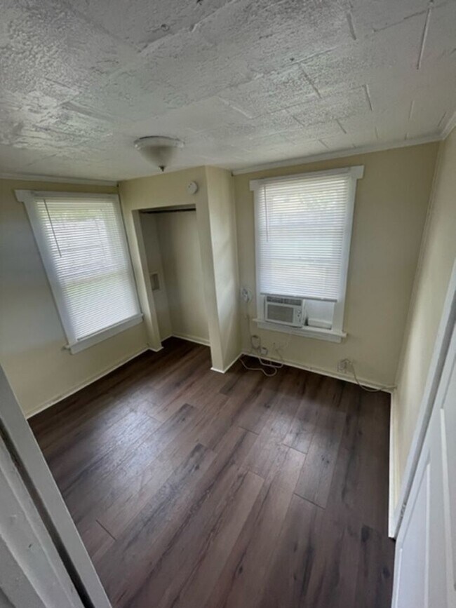 Photo - Move in Special half off first months rent... Unidad A front