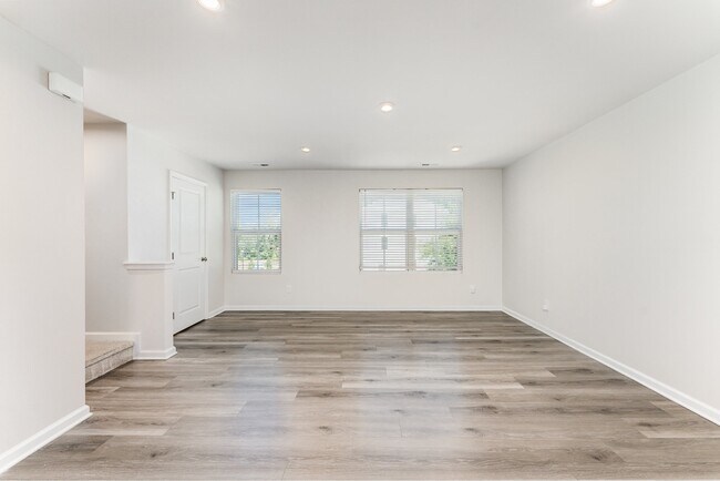 Photo - 1105 Canando St