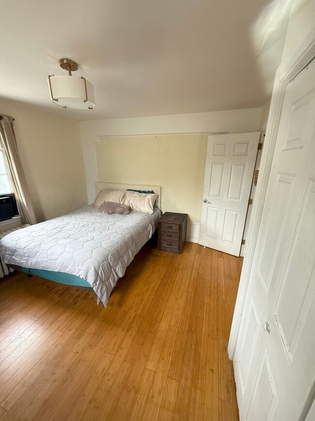 Photo - 125 Irving St