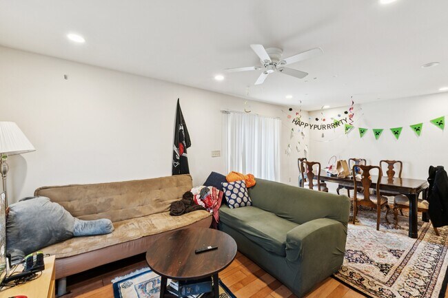 Photo - 8111 51st Ave