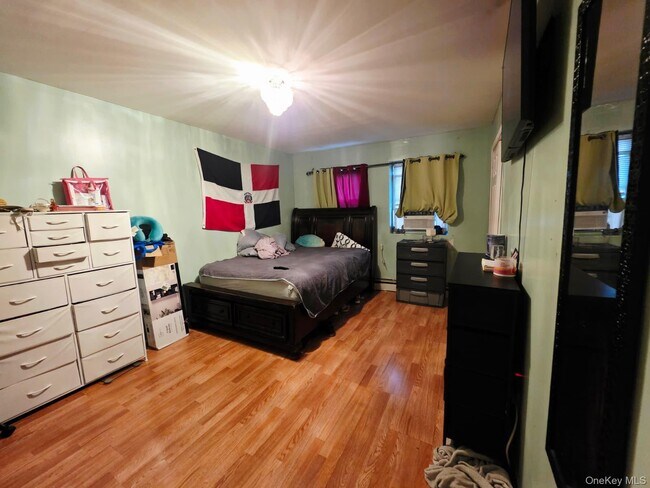 Photo - 93-26 197th St Unit 3rd Floor