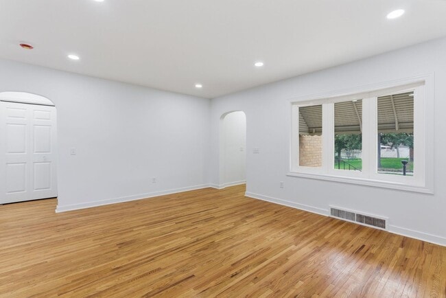 Photo - 1115 Kelly Ave