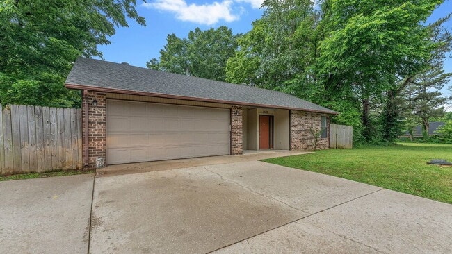 Photo - "Dog-friendly and Cozy Home Close To UofArk"