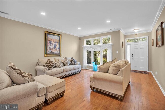 Photo - 1202 Champlain Dr