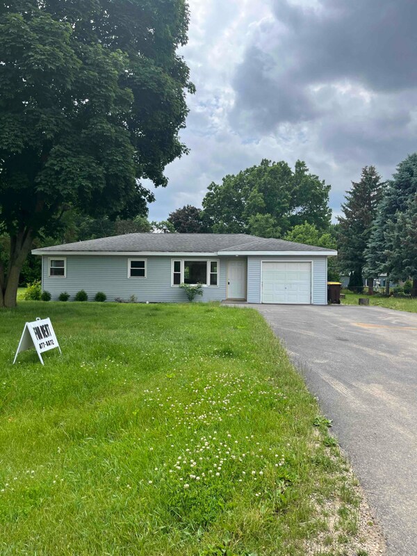 1415 Hackberry Ln House House Rental in Machesney Park, IL